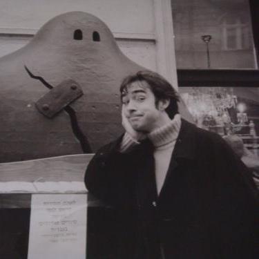 A picture of 'Alan Bilton'